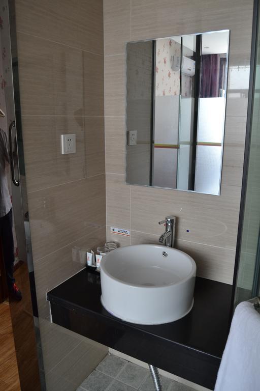 Super 8 Beijing Daxing Huangcun Hotel Exterior photo